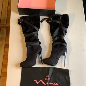 High heels furry boots